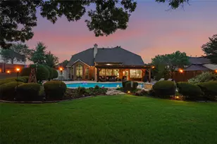 2455 Whispering Breeze Dr, Grand Prairie, TX 75050 - Photo 34