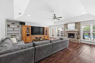 2008 Iron Horse Ct, Arlington, TX 76017 - Photo 6