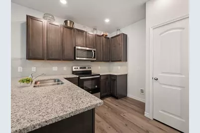 5701 Willamette Drive, Fort Worth, TX 76119 - Photo 10