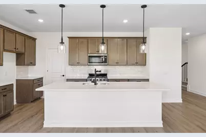 425 Avian Way, Godley, TX 76044 - Photo 2