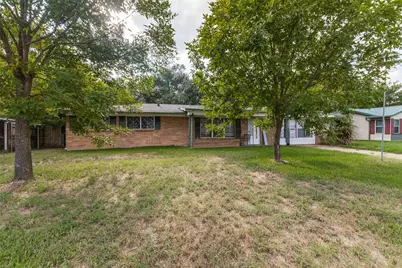 425 Lybrand Street, Wills Point, TX 75169 - Photo 2