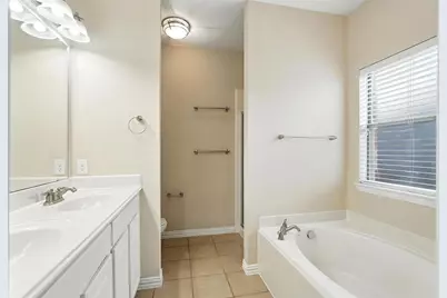 2101 Broadstone Drive, Plano, TX 75025 - Photo 16