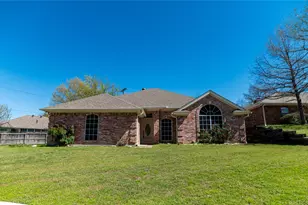 604 Valleyridge Ct, Decatur, TX 76234 - Photo 2