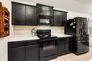 1327 Lanius St, Gainesville, TX 76240 - Photo 4