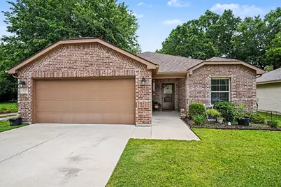 1327 Lanius Street, Gainesville, TX 76240 - Photo 1