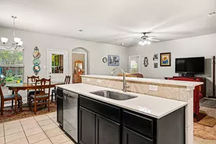 1327 Lanius St, Gainesville, TX 76240 - Photo 2