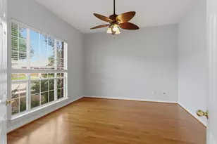1117 Apache Lake Dr, Carrollton, TX 75010 - Photo 4