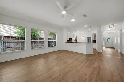913 Honeysuckle, Grapevine, TX 76051 - Photo 10