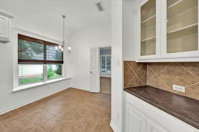 913 Honeysuckle, Grapevine, TX 76051 - Photo 16