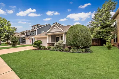 913 Honeysuckle, Grapevine, TX 76051 - Photo 2