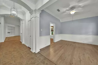 913 Honeysuckle, Grapevine, TX 76051 - Photo 4