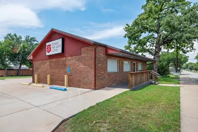 111 N Baker Street #B, Granbury, TX 76048 - Photo 4