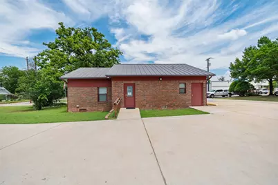 111 N Baker Street #B, Granbury, TX 76048 - Photo 22