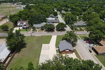 111 N Baker Street #B, Granbury, TX 76048 - Photo 28