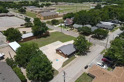 111 N Baker Street #B, Granbury, TX 76048 - Photo 2