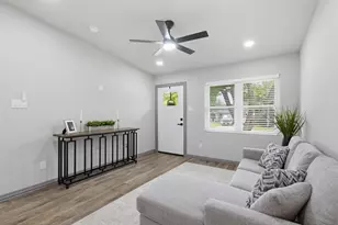 513 Hardy Dr, Garland, TX 75041 - Photo 4