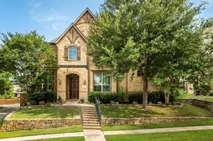 200 San Bernard Dr, Irving, TX 75039 - Photo 2