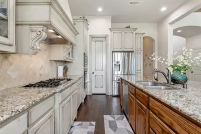 200 San Bernard Drive, Irving, TX 75039 - Photo 20