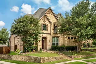 200 San Bernard Dr, Irving, TX 75039 - Photo 1