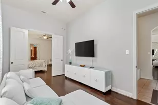 200 San Bernard Dr, Irving, TX 75039 - Photo 14