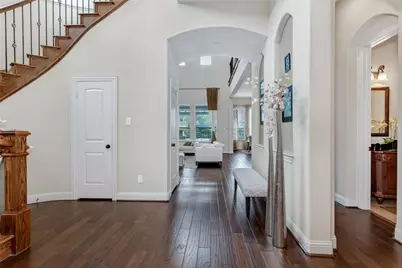 200 San Bernard Drive, Irving, TX 75039 - Photo 6