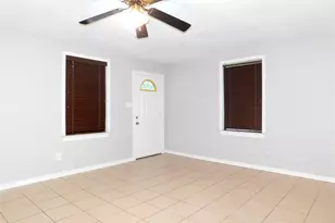 1007 W Collins St, Denton, TX 76201 - Photo 16