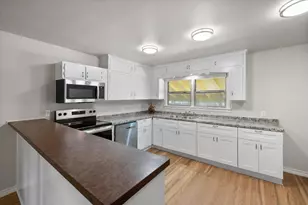 715 W 9th, Corsicana, TX 75110 - Photo 2