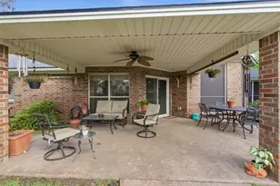 901 Dylan Ct, Burleson, TX 76028 - Photo 32