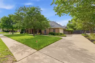 901 Dylan Ct, Burleson, TX 76028 - Photo 4