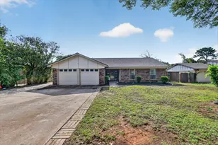 6724 Bartay Dr, North Richland Hills, TX 76182 - Photo 2