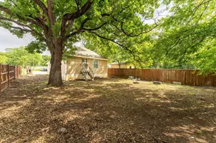 1502 Adelaide Dr, Dallas, TX 75216 - Photo 30