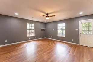 1502 Adelaide Dr, Dallas, TX 75216 - Photo 16