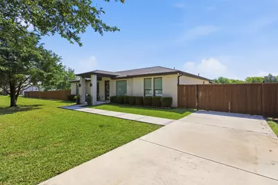 1413 Lariat Circle, Oak Leaf, TX 75154 - Photo 2