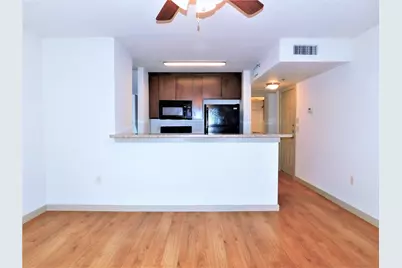 1512 N Elm Street #302, Denton, TX 76201 - Photo 6