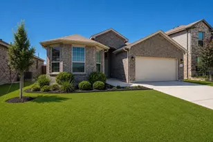 221 Oldcastle Wy, Fort Worth, TX 76052 - Photo 2