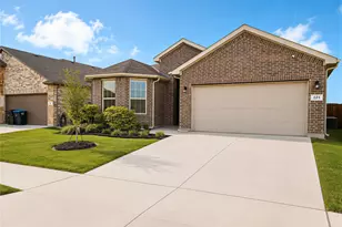 221 Oldcastle Wy, Fort Worth, TX 76052 - Photo 1