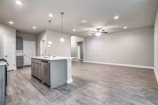221 Oldcastle Wy, Fort Worth, TX 76052 - Photo 6