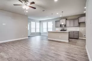 221 Oldcastle Wy, Fort Worth, TX 76052 - Photo 4