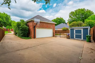 9108 High Oaks Drive, North Richland Hills, TX 76182 - Photo 34