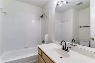 104 Dorsett Dr, Irving, TX 75063 - Photo 22