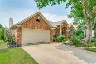 104 Dorsett Dr, Irving, TX 75063 - Photo 2