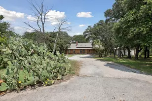 9400 Live Oak Ln, Fort Worth, TX 76179 - Photo 4