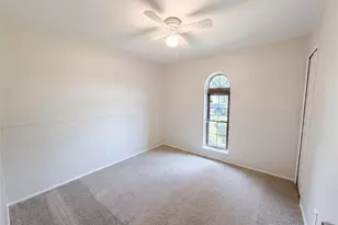1102 Hillwood Dr, Lewisville, TX 75067 - Photo 4