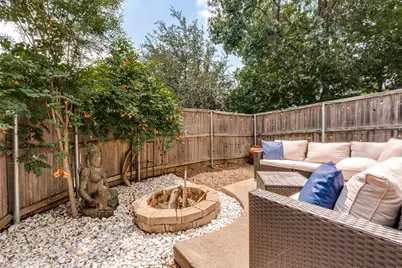 4605 Lester Drive, Dallas, TX 75219 - Photo 2