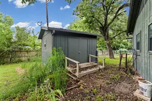 2823 Laurel Ln, Commerce, TX 75428 - Photo 12