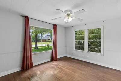 1120 S Pine Street, Grapevine, TX 75050 - Photo 6