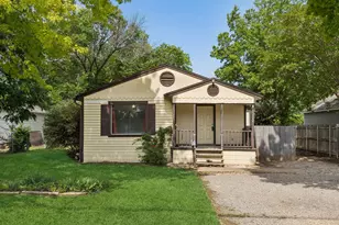 1120 S Pine St, Grapevine, TX 75050 - Photo 4