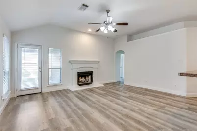 4308 Sweet Clover Lane, Fort Worth, TX 76036 - Photo 2