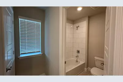 219 Sandstone Circle, Granbury, TX 76048 - Photo 14