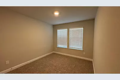 219 Sandstone Circle, Granbury, TX 76048 - Photo 12